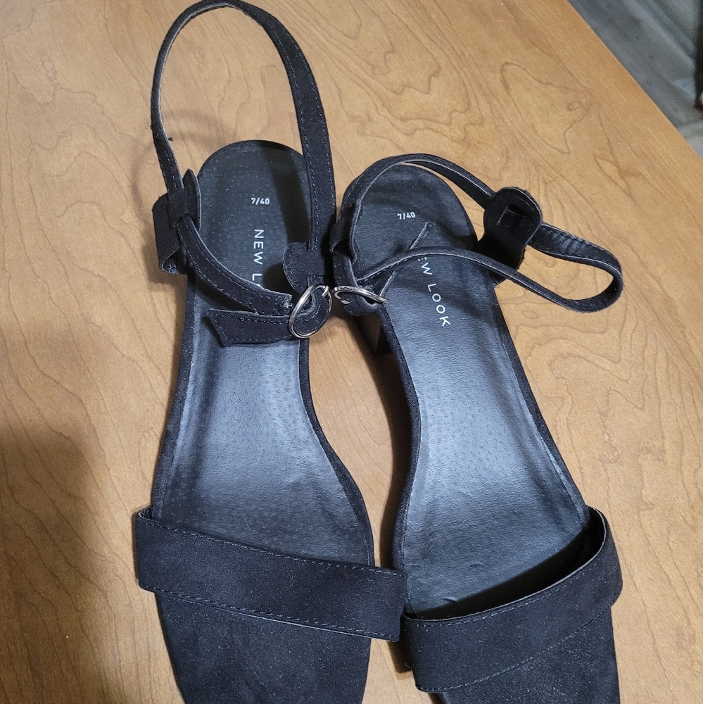 New Look Women's UK/EU Black Sz 7/40 US Sz 9 to 9.5 Strappy Sandals